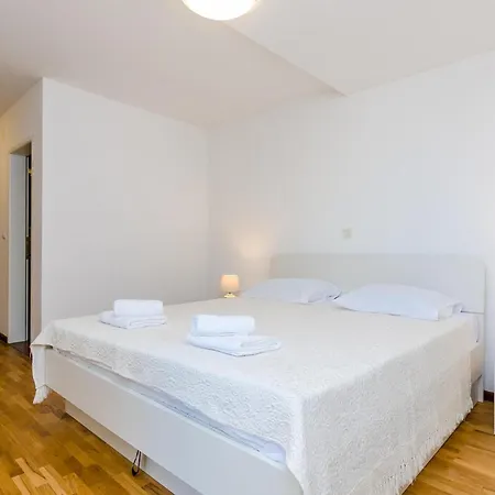Beautiful In W/ Outdoor Swimming Pool&1 Bedrooms * Zaton (Dubrovnik-Neretva)